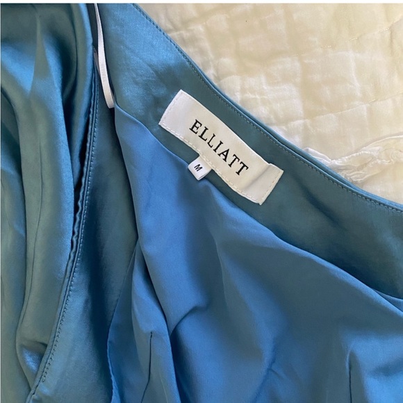 Elliatt Cassini Dress - Picture 3 of 5